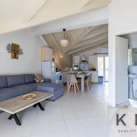 Panoramic View Loft In Apartment